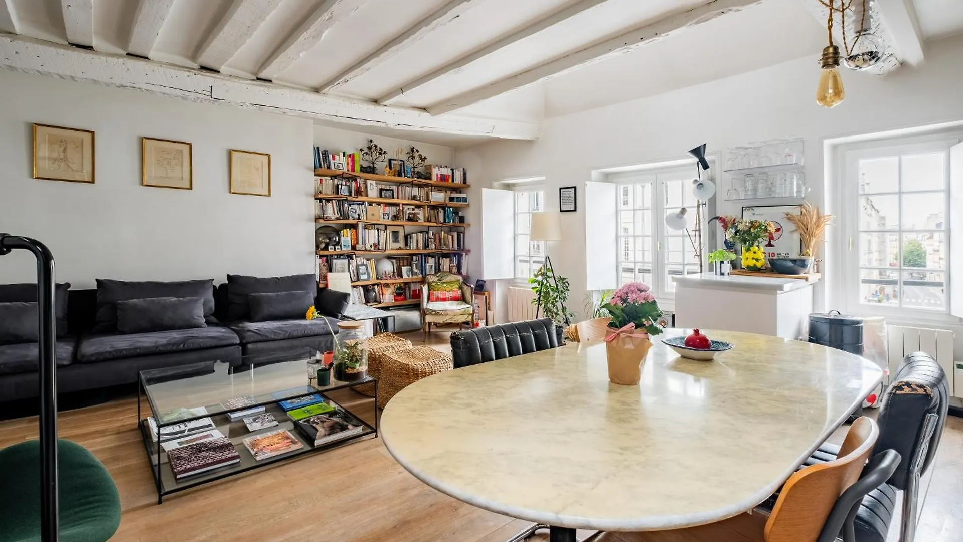 Veeve - Modern-chic Mezzanine *