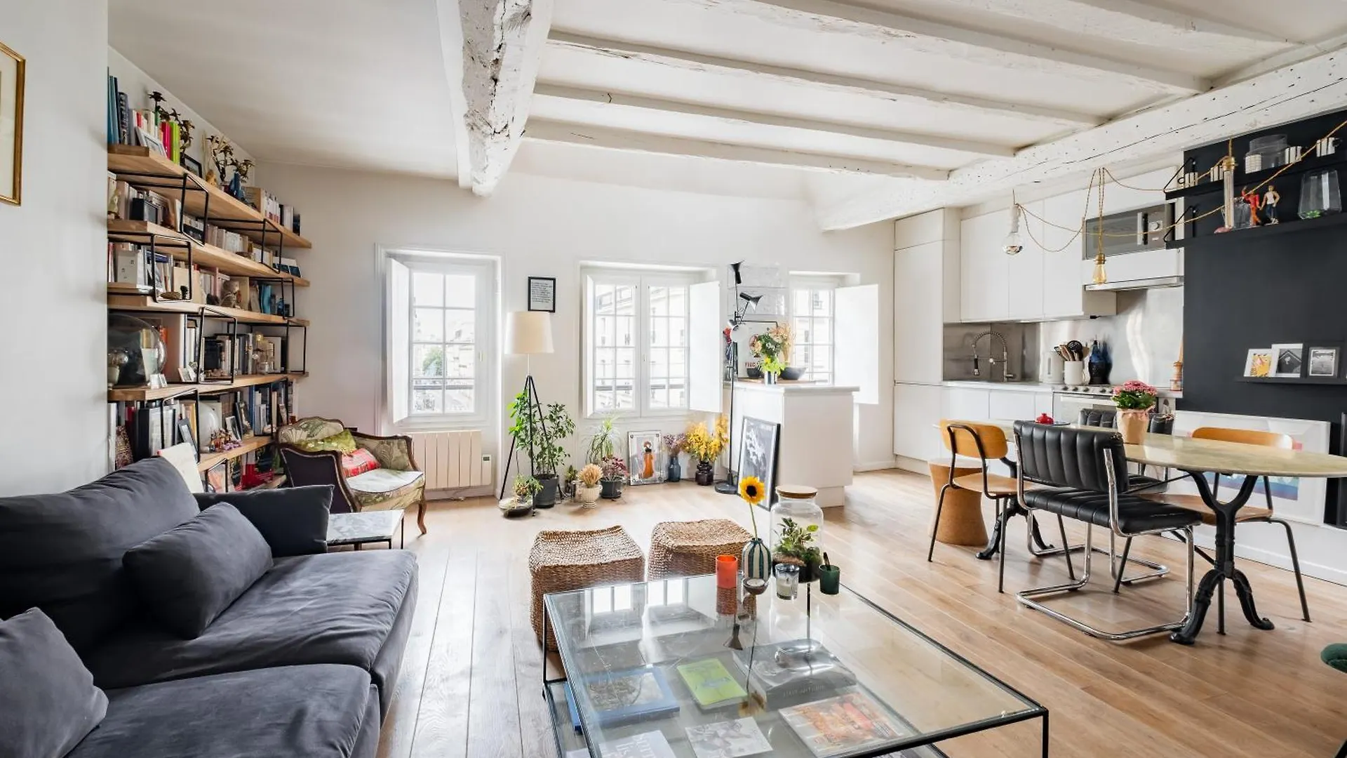 Veeve - Modern-chic Mezzanine